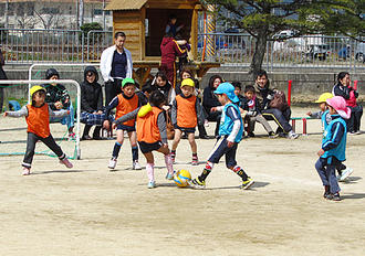 親子サッカー大会を開きました