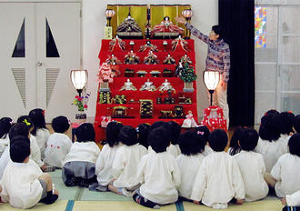 ひな祭り会を楽しみました