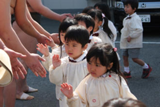 おすもうさんの稽古見学－錣山部屋