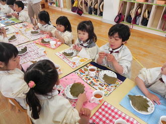 「こどもの日」のお祝いをしました。