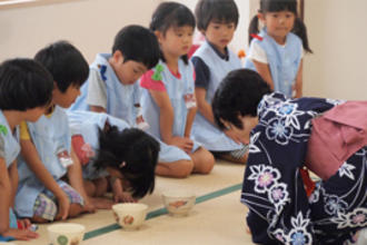 年長組がお茶会を行いました