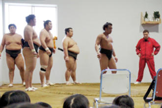 お相撲さんの稽古見学に行きました（錣山部屋）