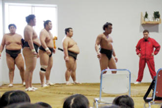 お相撲さんの稽古見学に行きました（錣山部屋）