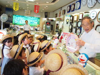 年中児、年長児が時計屋さん見学に行きました！