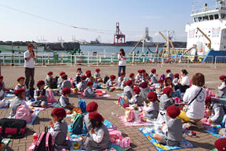 年中・年長児が秋の遠足で海遊館に行きました