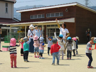 2歳児保育「おひさまぽっかぽか組」が始まりました。