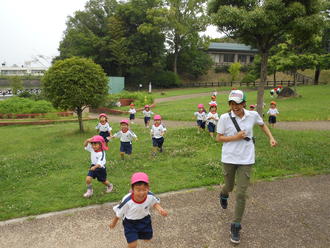 年少児がゆうあいステーションへ遊びに行きました