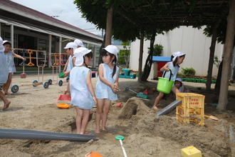 全園児がどろんこ遊びを楽しむことができました