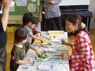 2歳児保育「おひさま・ぽっかぽか組」を行いました。