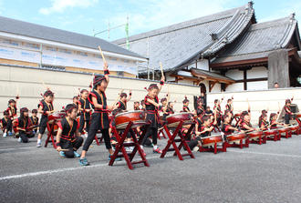 結いの心マルシェ2016で和太鼓を演奏しました