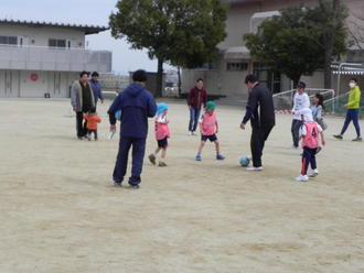 親子サッカー大会を行いました。