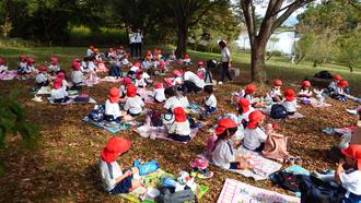 年少児が秋の遠足で馬見丘陵公園へ行きました