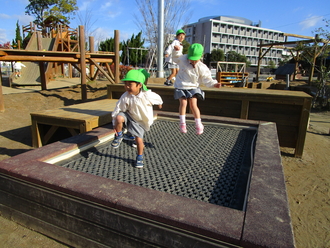 わんぱくの森で　さぁ　遊ぼう㊸