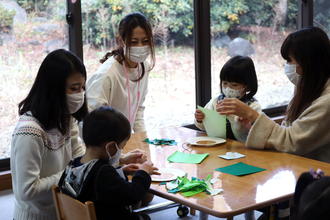 2歳児保育「おひさま・ぽっかぽかルーム」を開催しました。