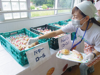 「おかあさんのパンやさん」を開催しました