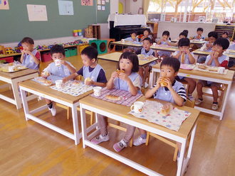 「おかあさんのパンやさん」を開催しました