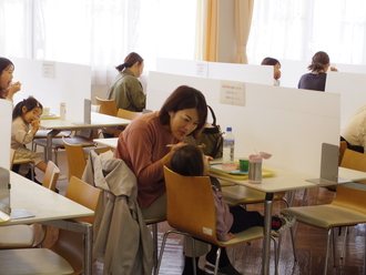 給食試食会を開催しました