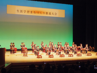 年長児が葛城市生涯学習まちづくり推進大会で和太鼓を披露しました