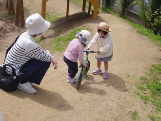 2歳児保育「おひさま・ぽっかぽかルーム」を行いました