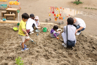 園庭開放「みつばち・ぶん」