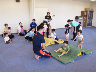 保育課程・親子体操の会を行いました