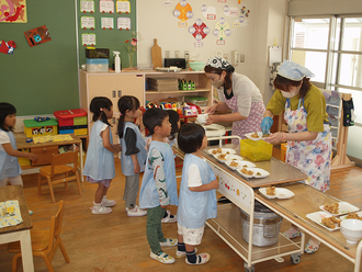 4・5月生まれのお誕生会を行いました