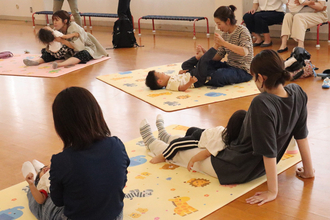 2歳児保育「おひさま・ぽっかぽかルーム」を行いました