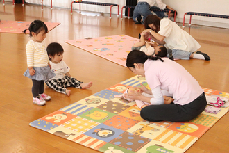 2歳児保育「おひさま・ぽっかぽかルーム」を行いました