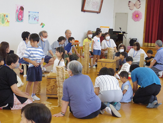 祖父母参観を開催しました