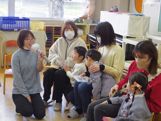 12月・1月生まれのお誕生会を行いました