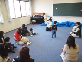 2歳児保育「おひさま･ぽっかぽかルーム」を行いました