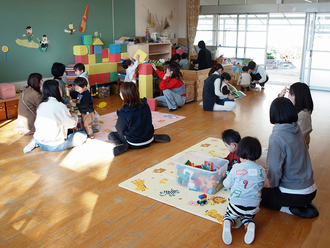 2歳児保育「おひさま･ぽっかぽかルーム」を行いました