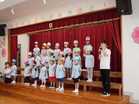 4月・5月生まれのお誕生会を行いました
