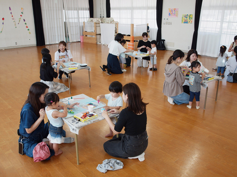 子育て支援「おひさま･ぽっかぽかルーム」を行いました