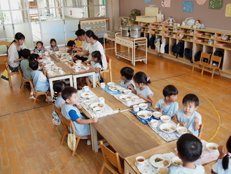 6月・7月生まれのお誕生会を行いました