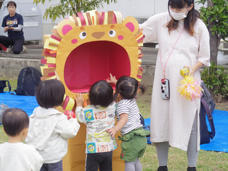 子育て支援「おひさま・ぽっかぽかルーム」を行いました。
