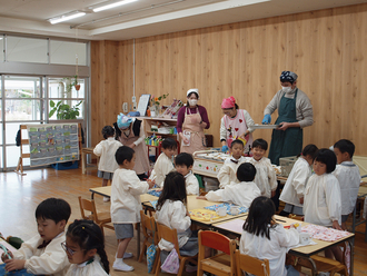 10・11月生まれの誕生会を開催しました