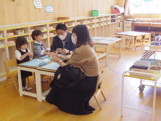 子ども作品展を行いました