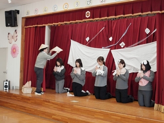 12・1月生まれの誕生会を開催しました