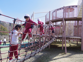 年長児がお別れ遠足に出かけました